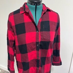 Old Navy Women's Red and Black Plaid Button Down Shirt